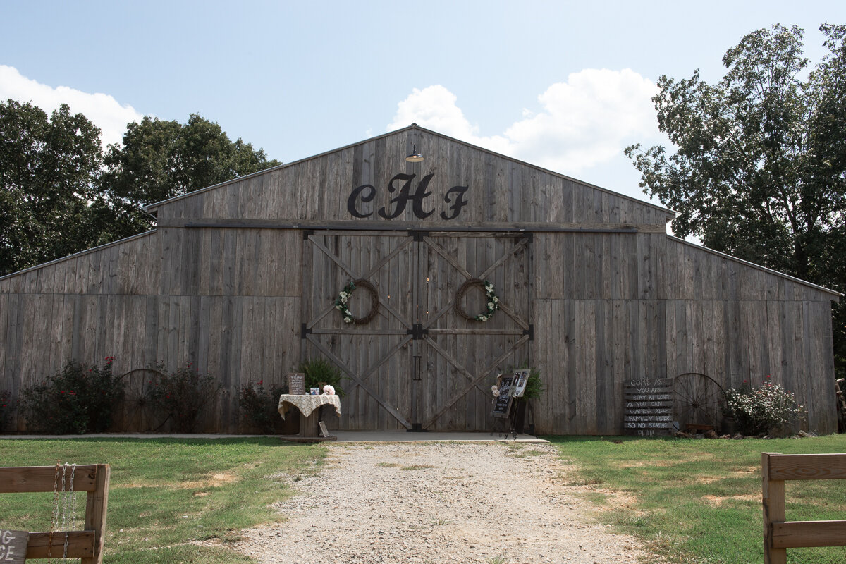 Little Rock Rustic Barn Wedding 1