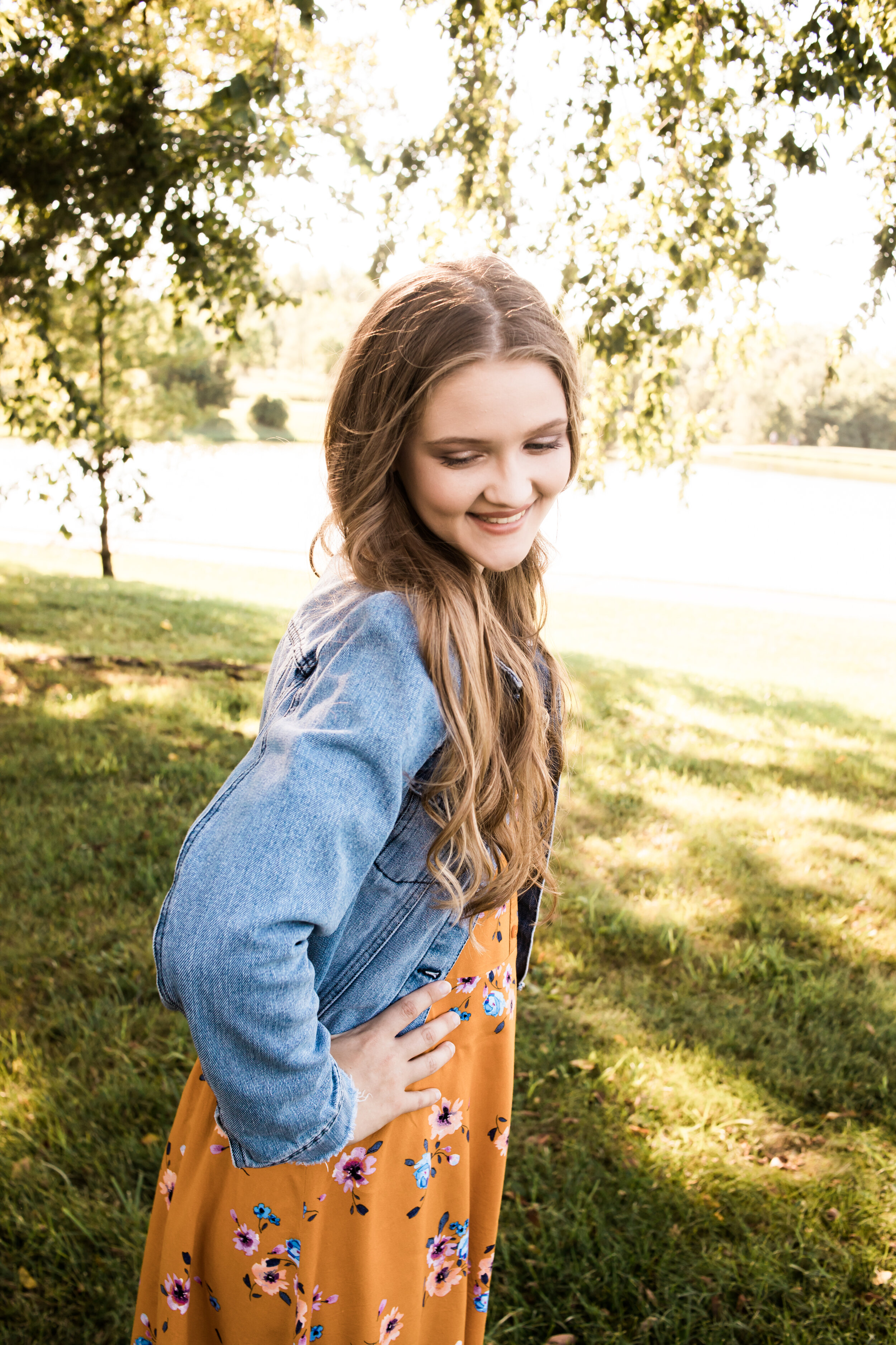 Summer Senior Portraits Near Lake in Kansas City