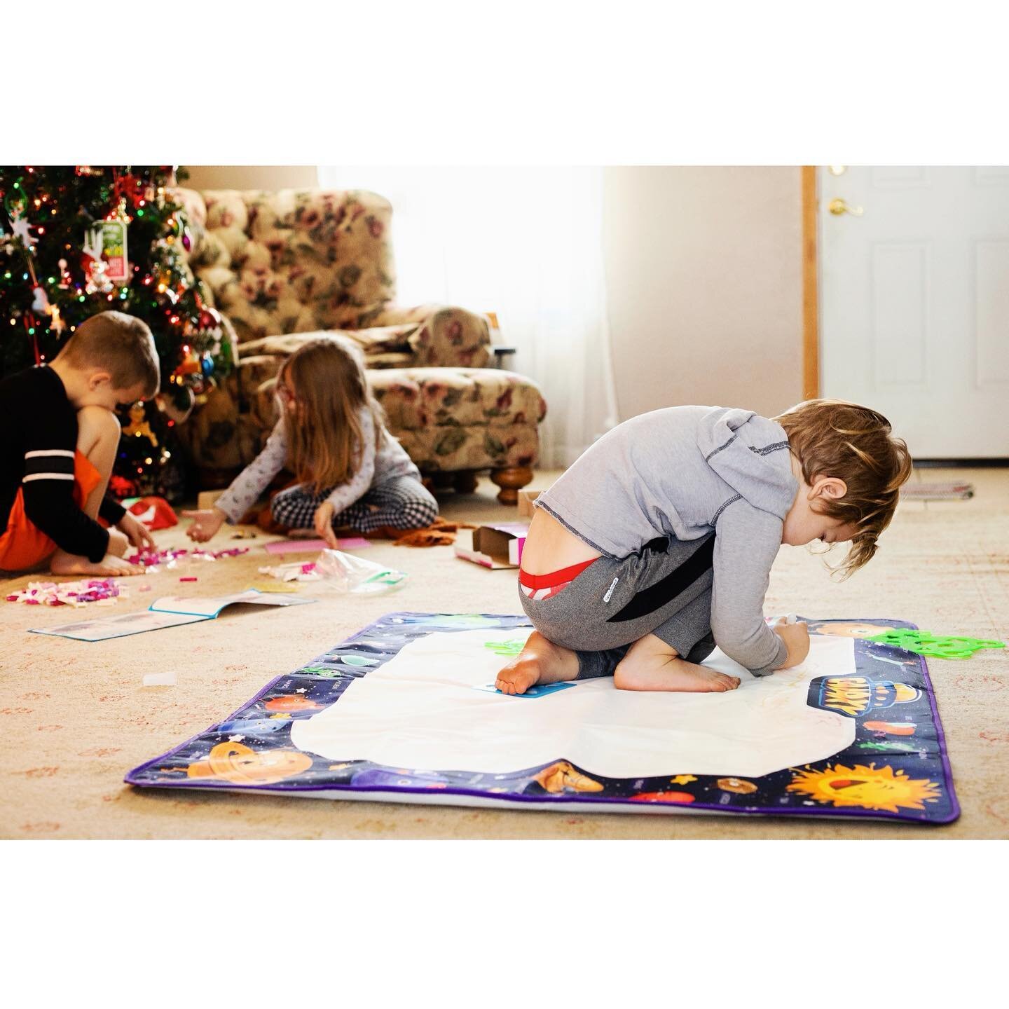 4/365. Winter light, quiet play.

#wilderlight365 #our365 #365daysofpractice #365daysofwonder #letthembelittle #slowdowntime