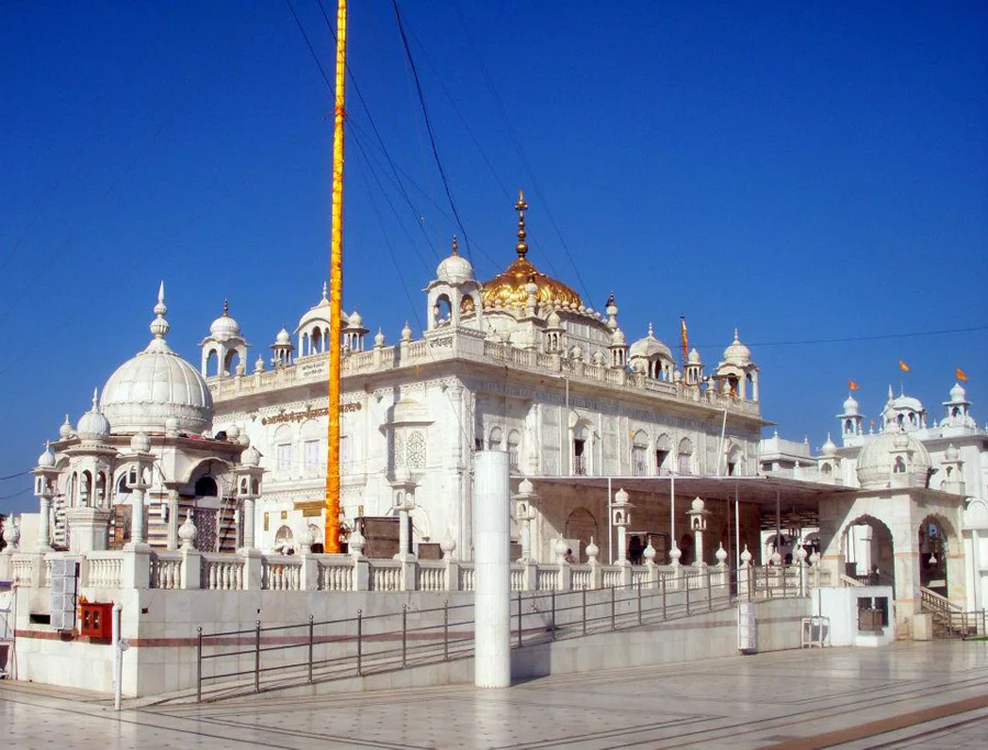 At Takht Sachkhand Shri Hazoor Sahib, (one of the five seats of power in the Sikh Panth) the 'Sukhnidhaan' is offered as a holy food.