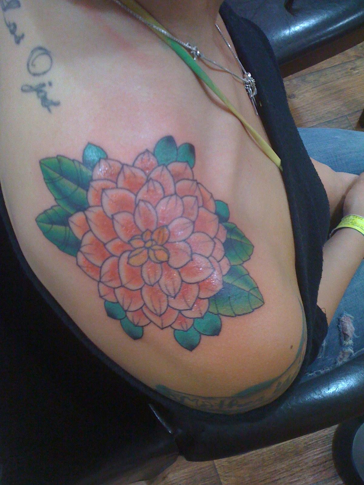 walk-in-flower-tattoo_4046079282_o.jpg