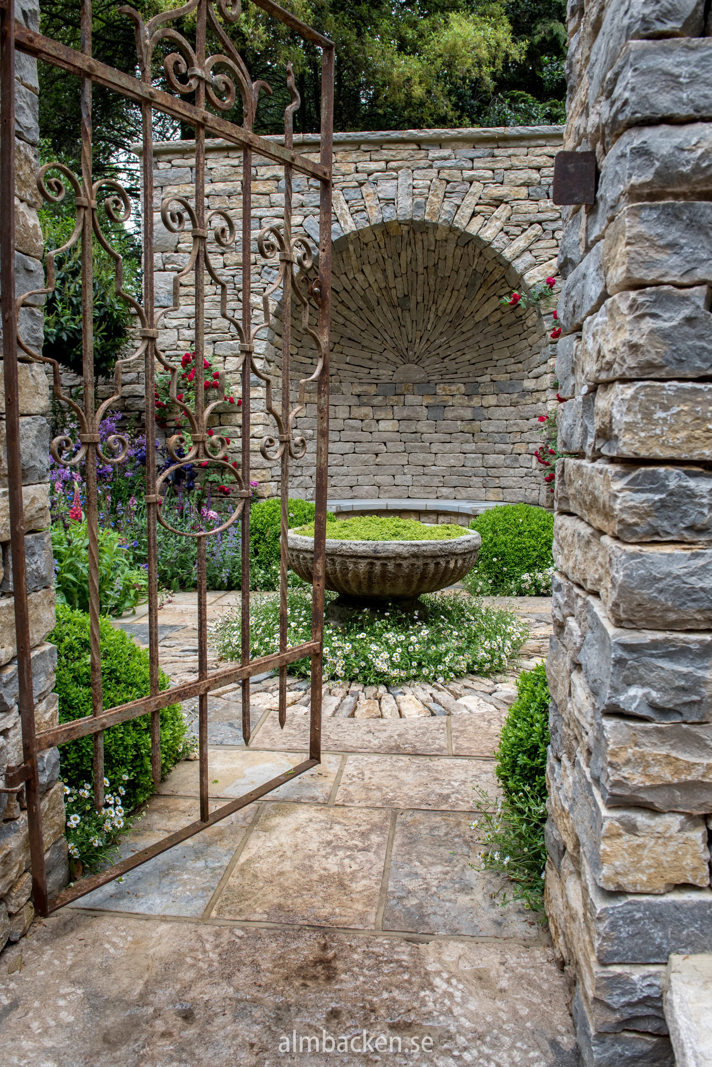 CFS-2018-Chelseaflowershow-artisan-garden.jpg