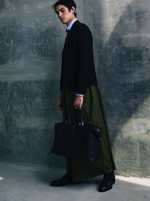 Keanoush de rosa_stylist_vogue men arabia 7.png