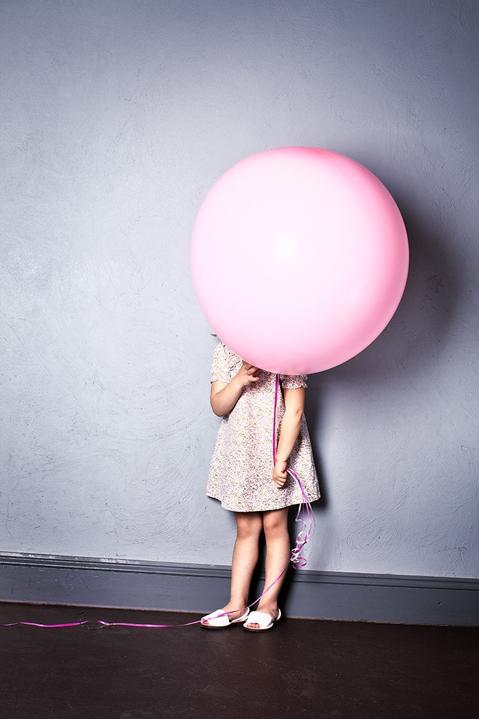 kids-photographer-photography-fashion-london-ruth-rose-pink-balloon-06.jpg