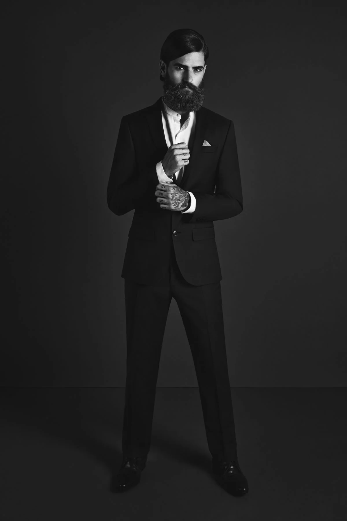 redcreative_menstailorshoot42-1200x1799.jpg