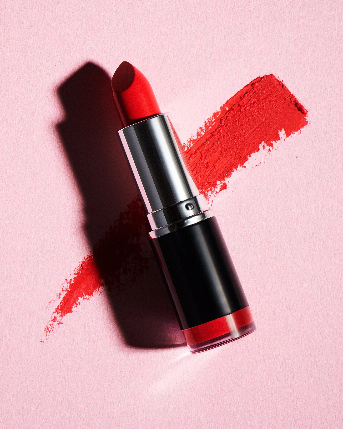 Beauty-Emma-26-nov-lipstick-swoosh.jpg