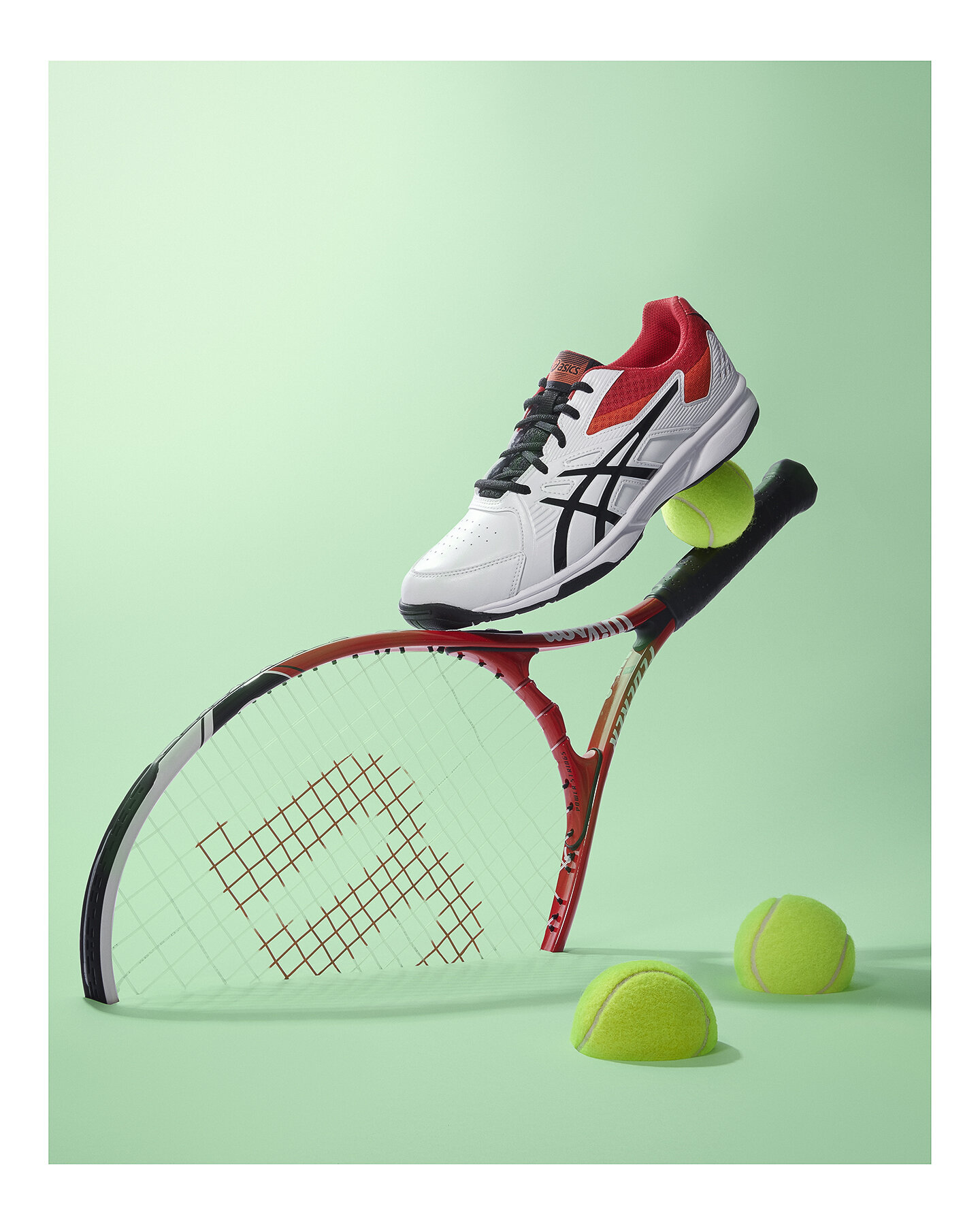 tennis racket 1800px.jpg