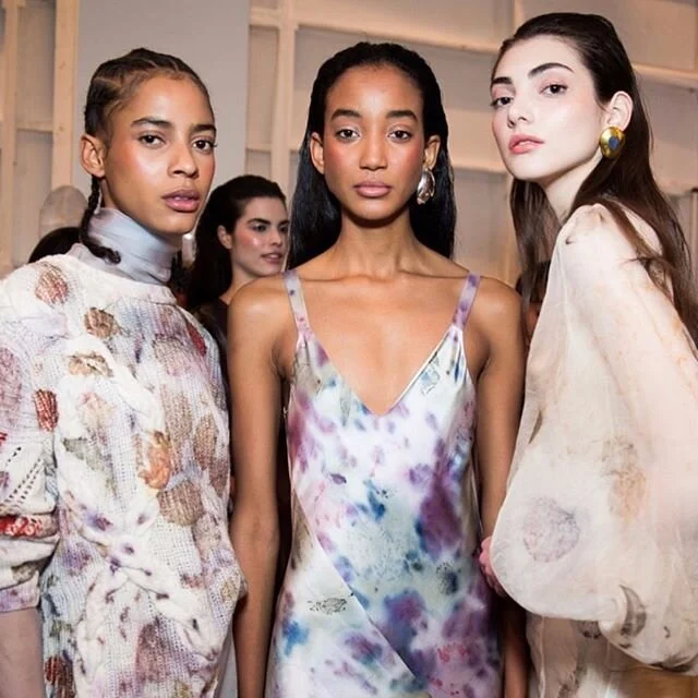 One of our fave looks of the season for the incredible @alejandraalonsorojas @nyfw by @Matthewcurtishair using @unite_hair @unite_hairpro ⠀⠀⠀⠀⠀⠀⠀⠀⠀
#matthewcurtis #matthewcurtishair #newyorkfashionweek #nyfw #runway #backstage #fashion #unitefamily #