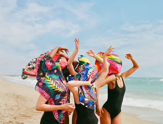 @anabeluna using her skill to capture the energy and spirit of beautiful silk scarves for @los.puentos ✨⚡️ Think we are all wishing that we were there right now!!!⠀⠀⠀⠀⠀⠀⠀⠀⠀
.⠀⠀⠀⠀⠀⠀⠀⠀⠀
Photo-Art @anabeluna⠀⠀⠀⠀⠀⠀⠀⠀⠀
Stylist @andreabangel⠀⠀⠀⠀⠀⠀⠀⠀⠀
Produ