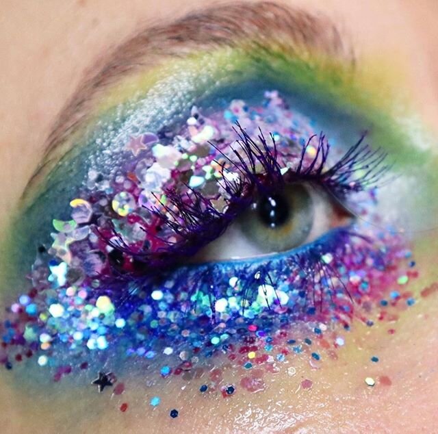 Glitter is everyones favourite colour to start the week! ✨ ⠀⠀⠀⠀⠀⠀⠀⠀⠀
Beautiful makeup by @wilmastigson using glitters from @itsinyourdreams and individual lashes from @eyelureofficial ⠀⠀⠀⠀⠀⠀⠀⠀⠀
.⠀⠀⠀⠀⠀⠀⠀⠀⠀
#bts #btstalent #btsteam #teambtstalent #make