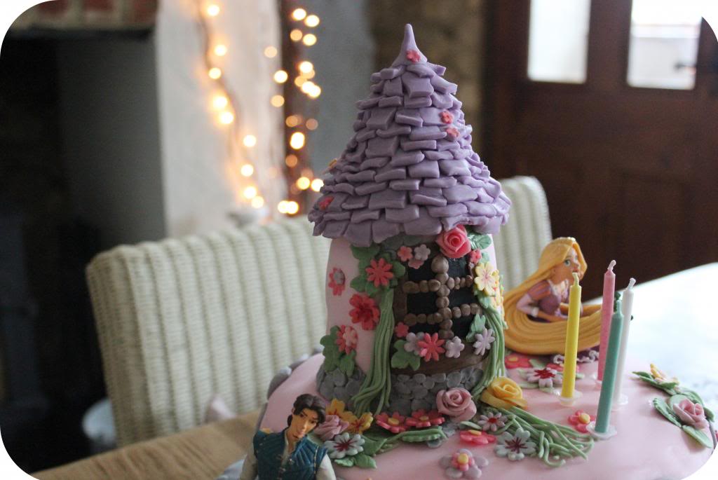 rapunzel cake 2.jpg