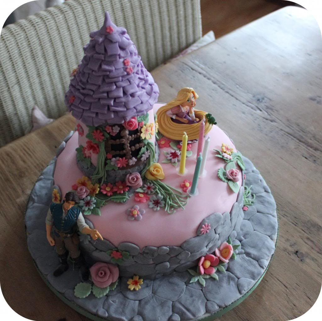 rapunzel cake 3.jpg