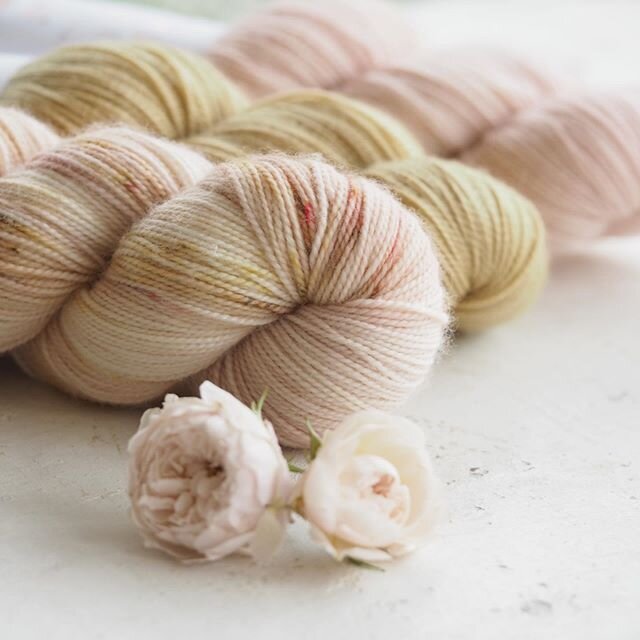 On a personal note, I am looking forward to @celiapym talk via @tatterbluelibrary (thanks for the heads up Abby @abbymonroe ) and spending some time winding yarn cakes ready to cast on the Stillness Mystery Shawl by @curioushandmade - yarn selection 