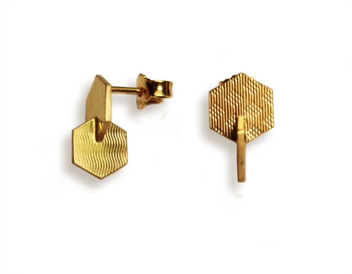 Ohrstecker_6eckgesteckt_gold1.jpg