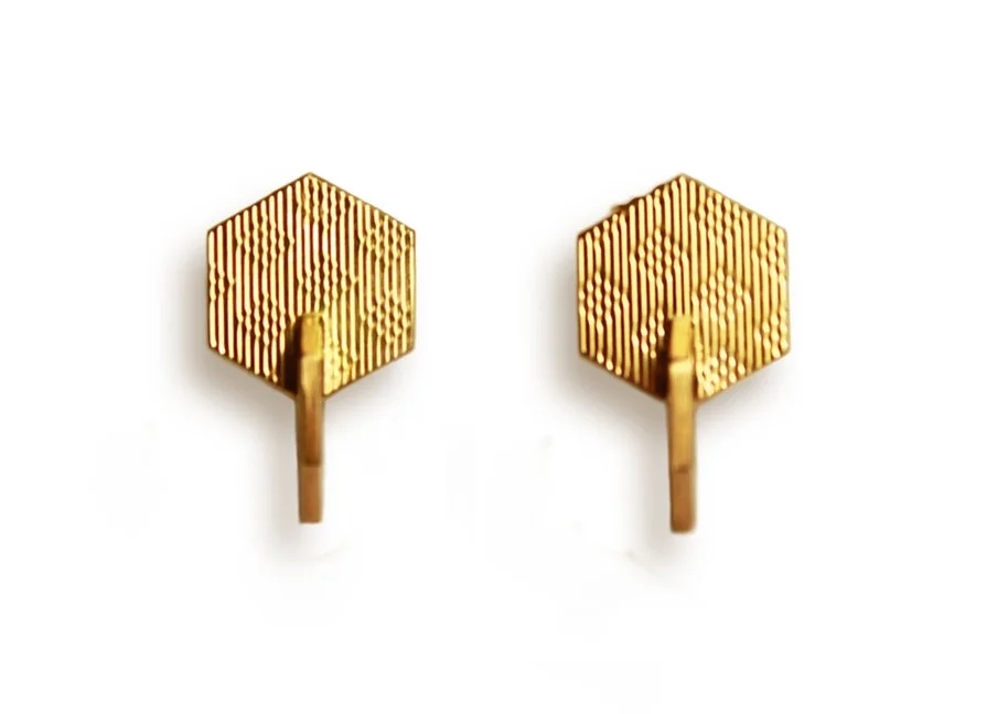 Ohrstecker_6eckgesteckt_gold.jpg