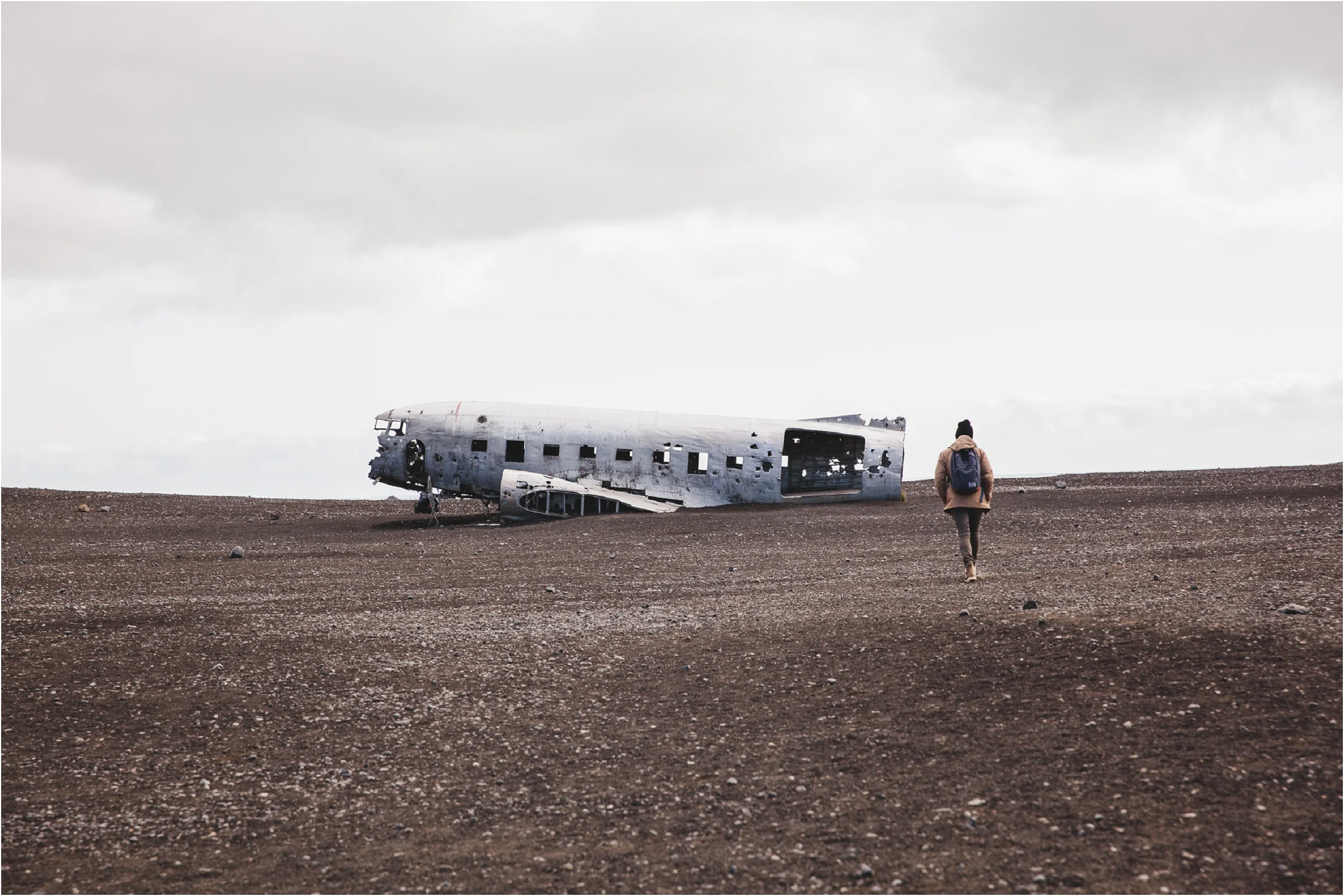Iceland Vacation Summer, Elopement Photographer, Destination Wedding Photographer, Iceland Photographer, Iceland Elopement Photographer, Destination Wedding Photographer, Travel Wedding Photographer, Travelling Elopement Photographer, Danielle Salerno Photography, Sólheimasandur , Crashed DC Plane