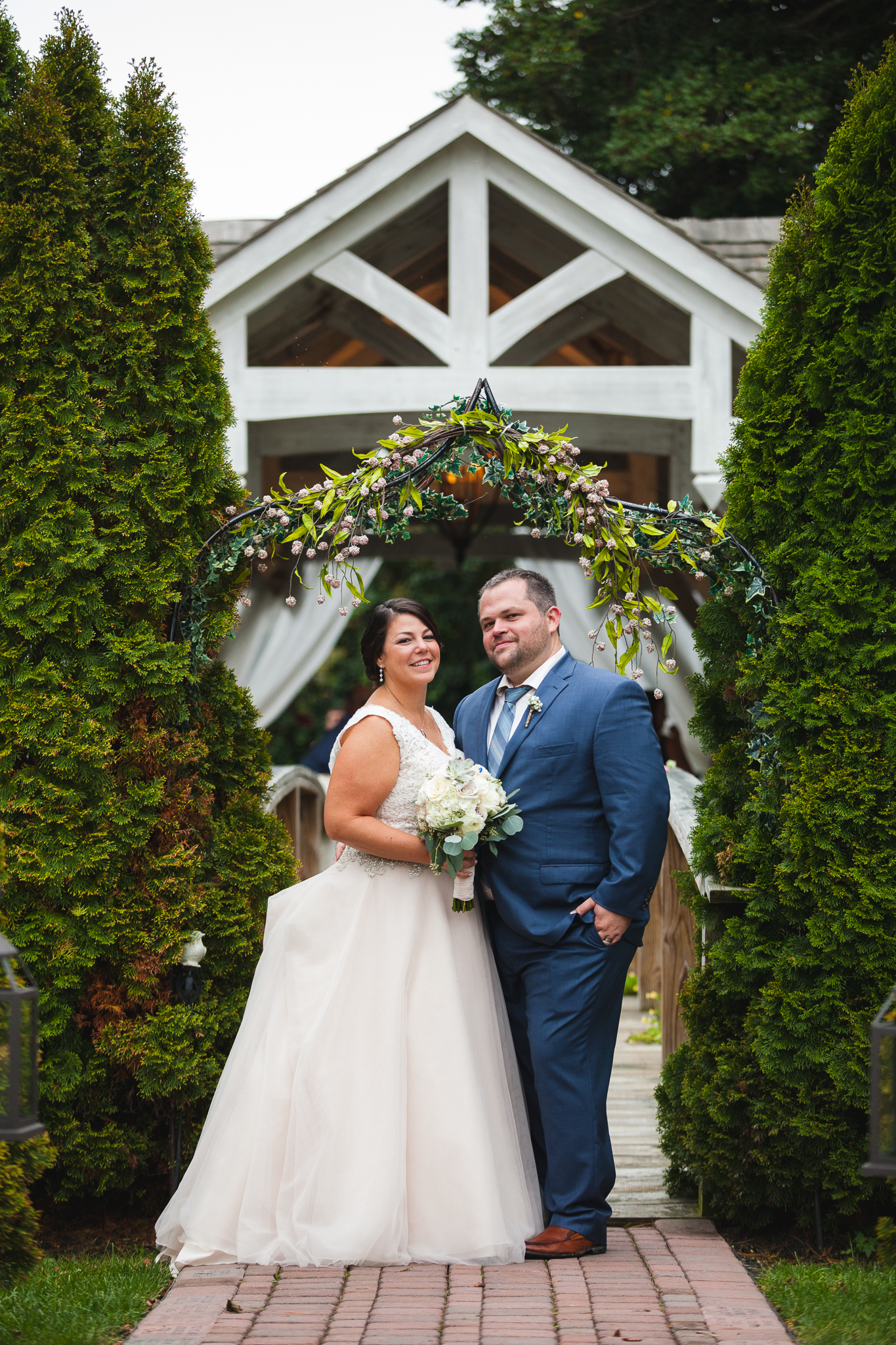 LindsandChrisWeddingCoupleWEB-18.jpg