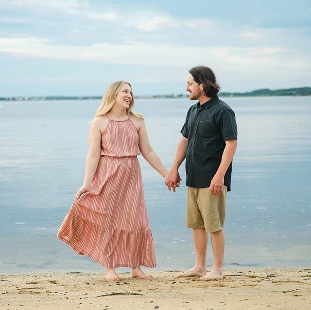 I just couldn&rsquo;t wait until the morning to share Steph and Brandon&rsquo;s engagement session sneak peek!  I kept telling them the lighting was sooooo perfect but they were equally perfect.
...
Every session I shoot now has, somehow, even more m