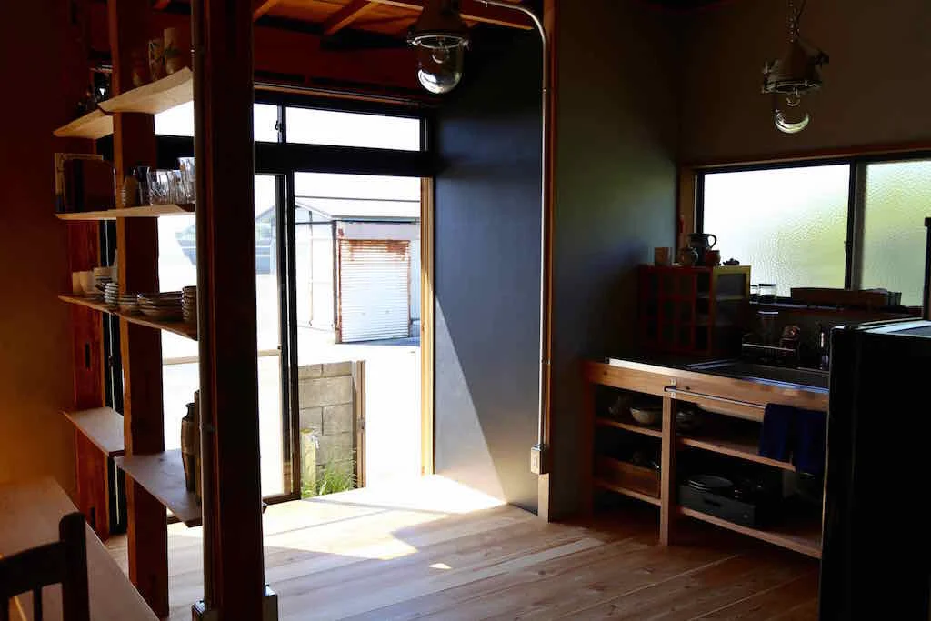 fisherman-house-japan.jpg