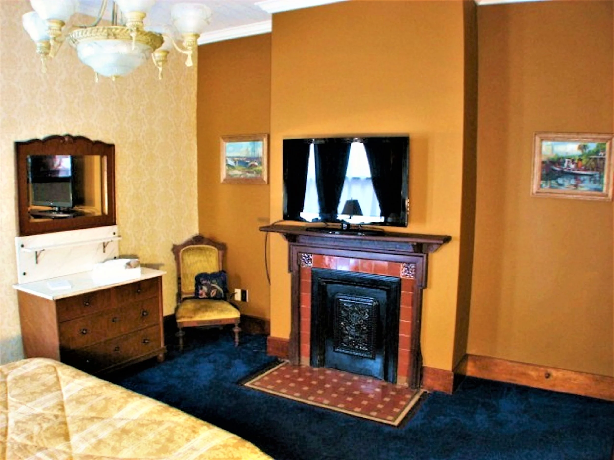Blue Room2 2880enh.jpg