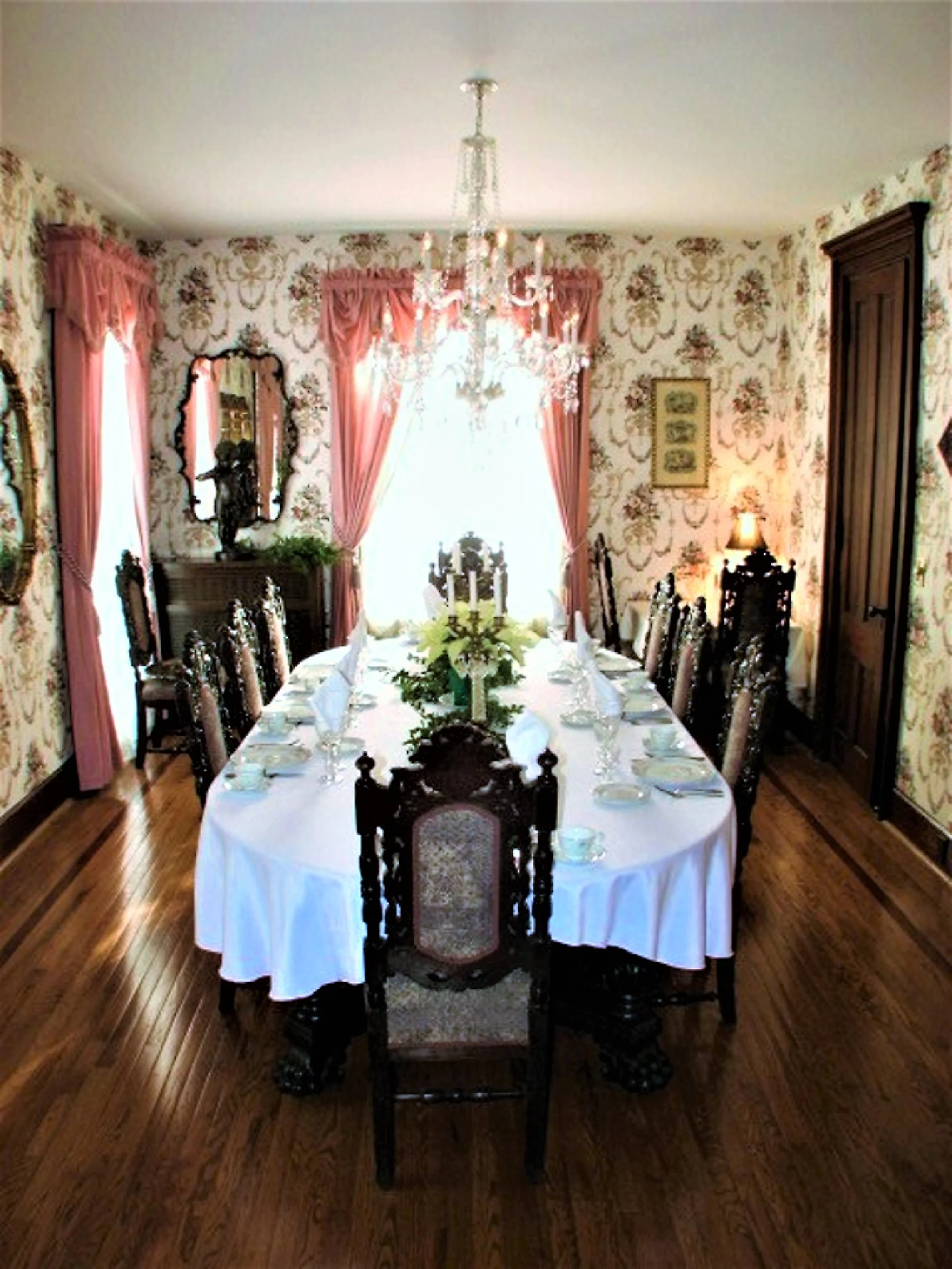 Dining Room 2880enh.jpg