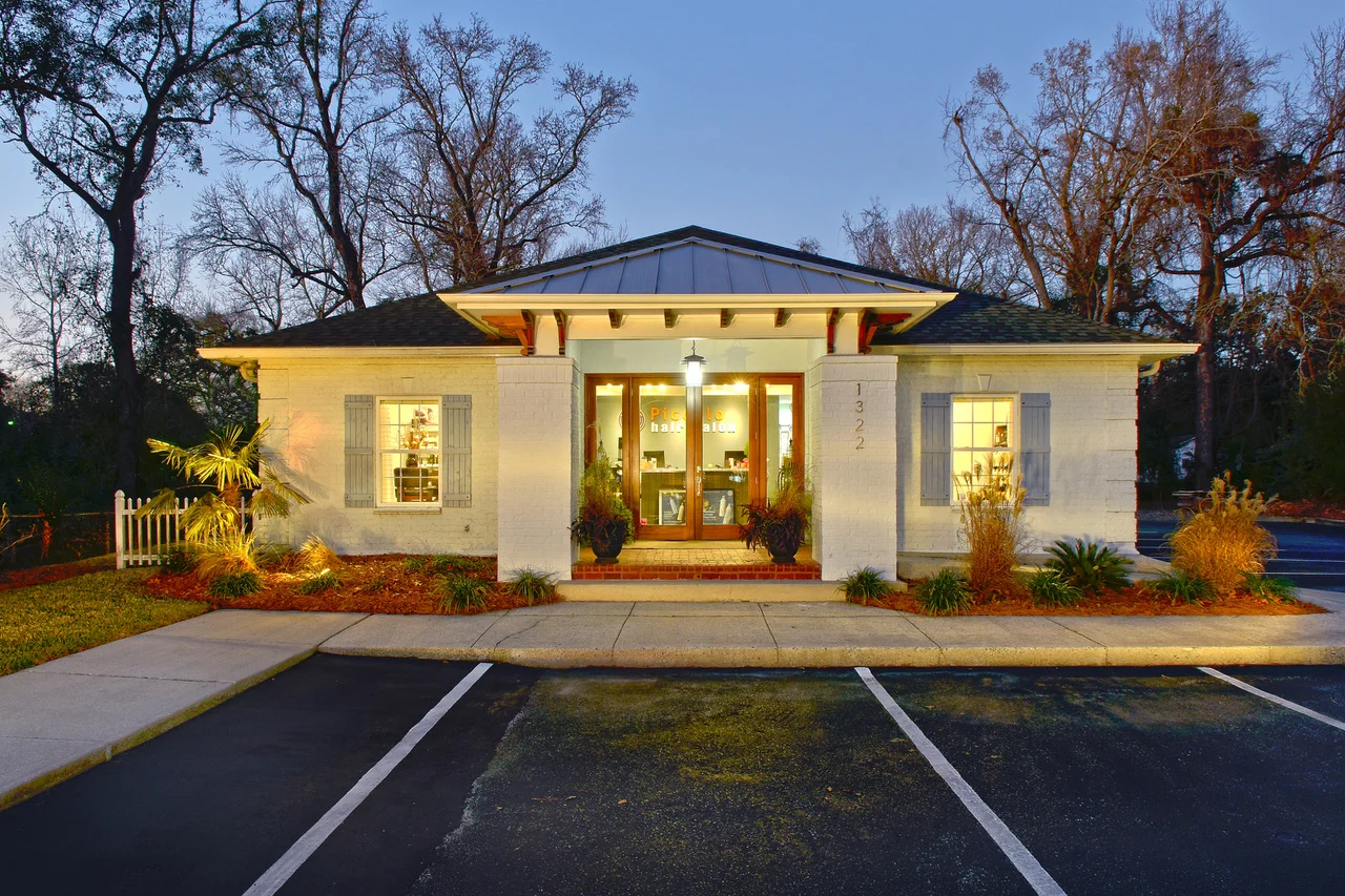 PICCOLO SALON V3.jpeg