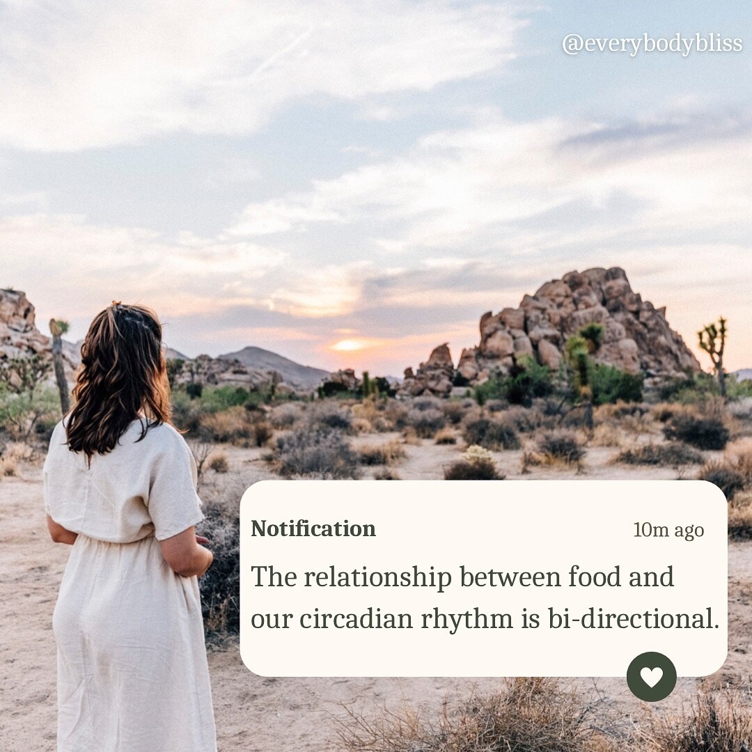 The relationship between food and our circadian rhythm is bi-directional, meaning:
☀️ Our circadian rhythm influences appetite and digestion
🌗 Food intake also affects our sleep/wake cycles

The types of food we consume and the timing of meals both 