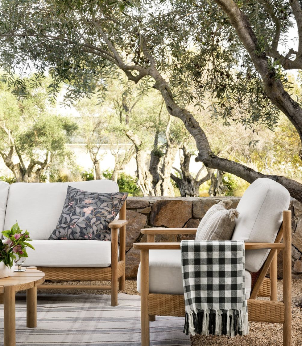 Transforming Your Hamptons Property for Fall: Design Trends and Market Insights