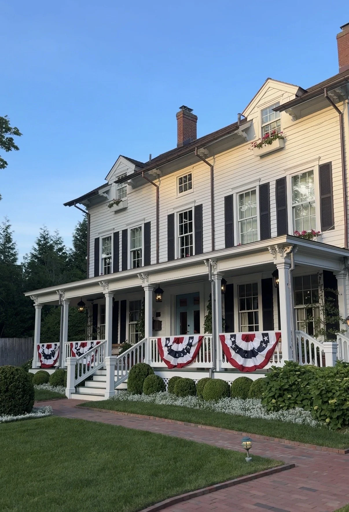 The Hedges Inn Is Back — And It Was Worth the Wait