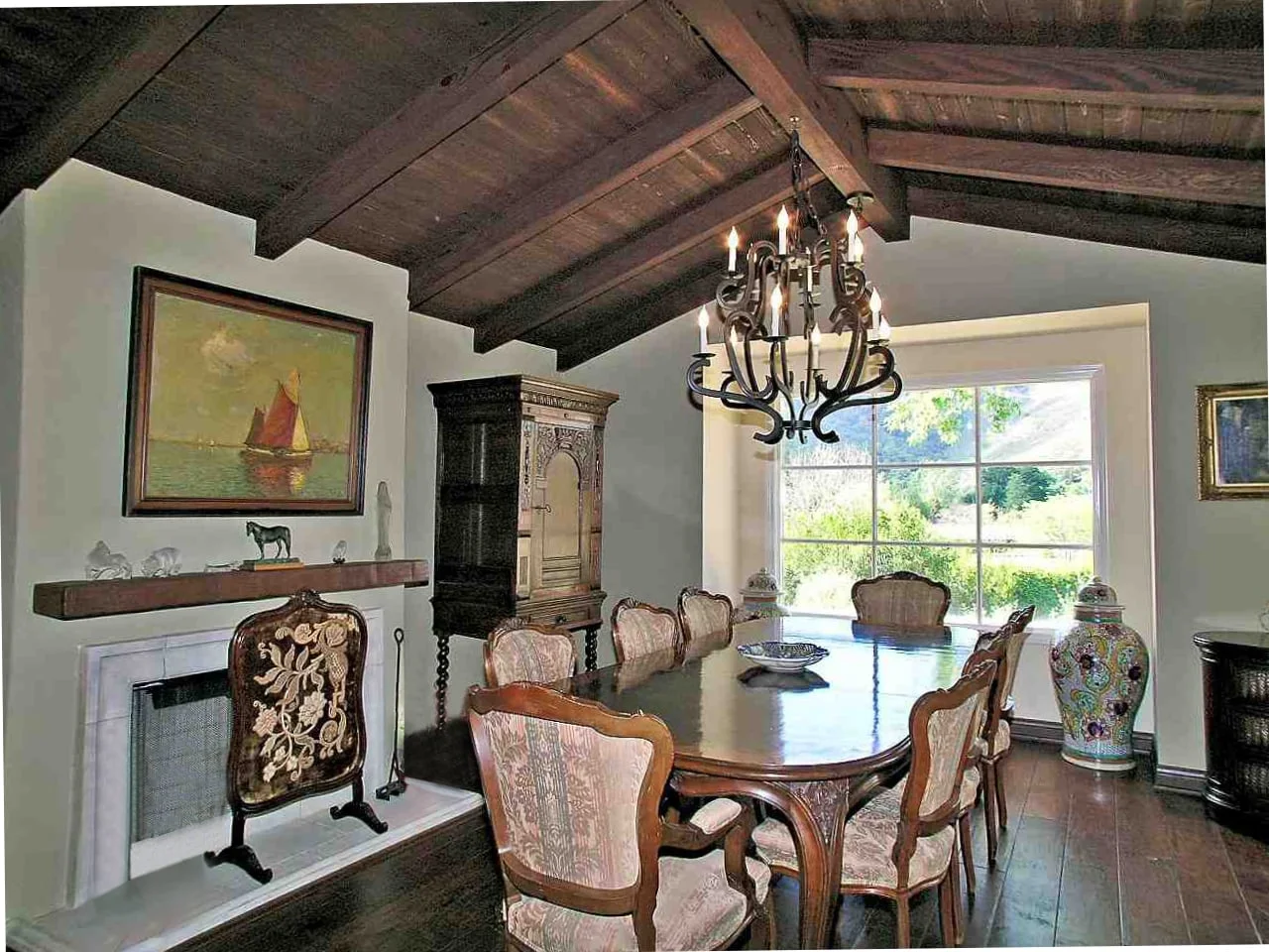 Hacienda Dining.jpg