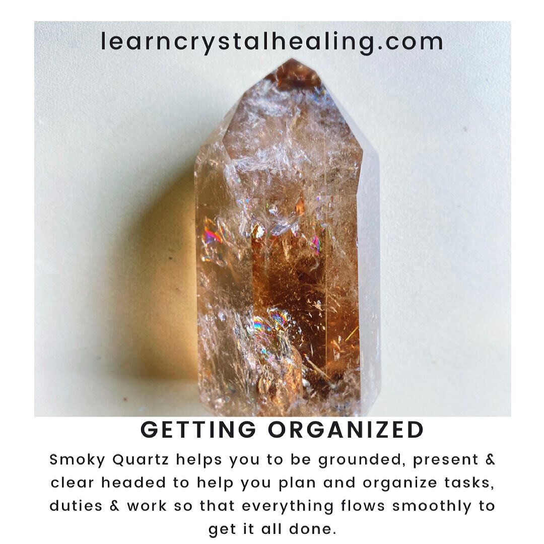 Smokey Quartz is a lovely crystals to help you get grounded, organized to help you be productive and get things done! 💖🌟💖 #crystals #gemstones #gemstonejewellery #crystaljewelrysale #crystalclass #chakrastones #healingcrystals #crystalove #healing