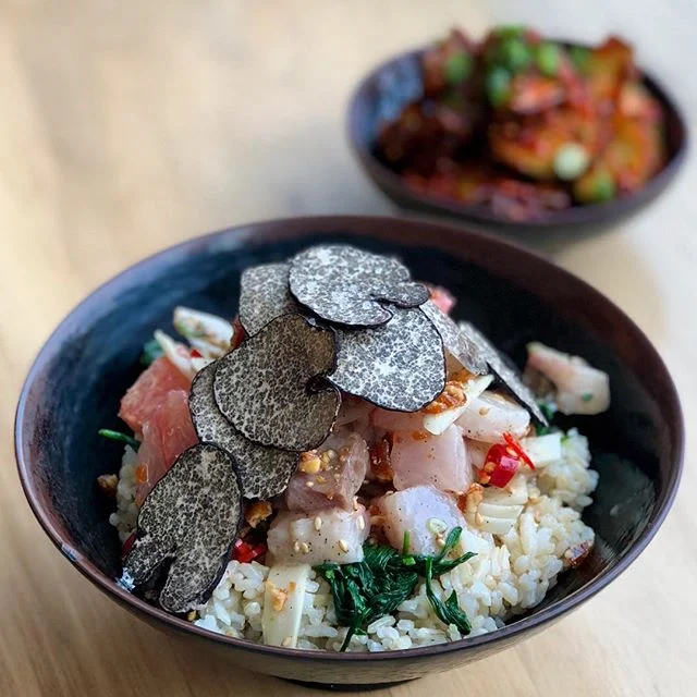 The Truffle Shuffle at @pokemonpdx is just perfect. Kanpachi, fennel, grapefruit, Calabrian chile, gingered spinach, black truffle-yuzu vinaigrette, pine nut brittle... topped with shaved Oregon black truffles. Collaboration with @rickgenc 👏 👏 👏