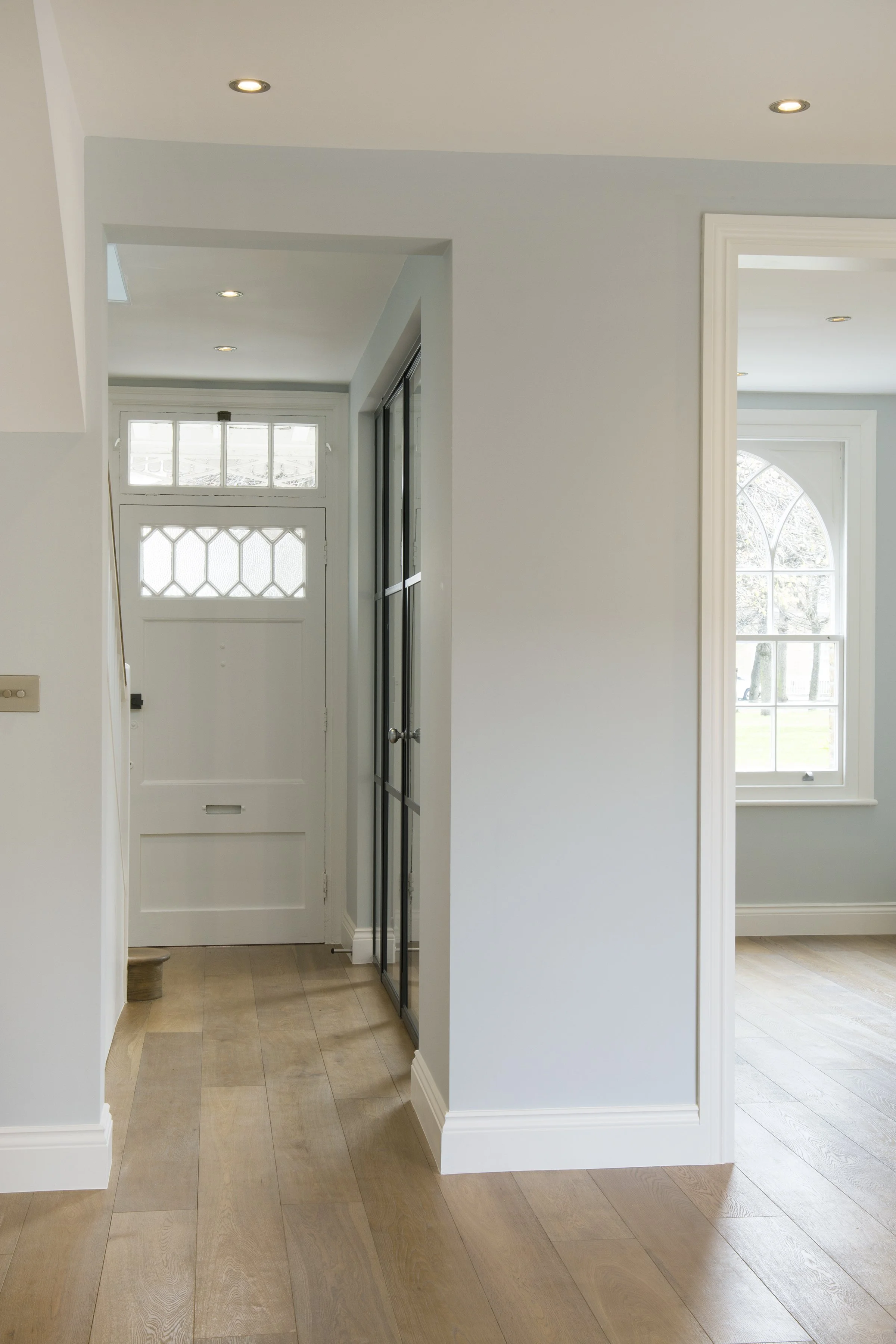 residential-refurbishment-Courtenay-Square-London_hall.jpg