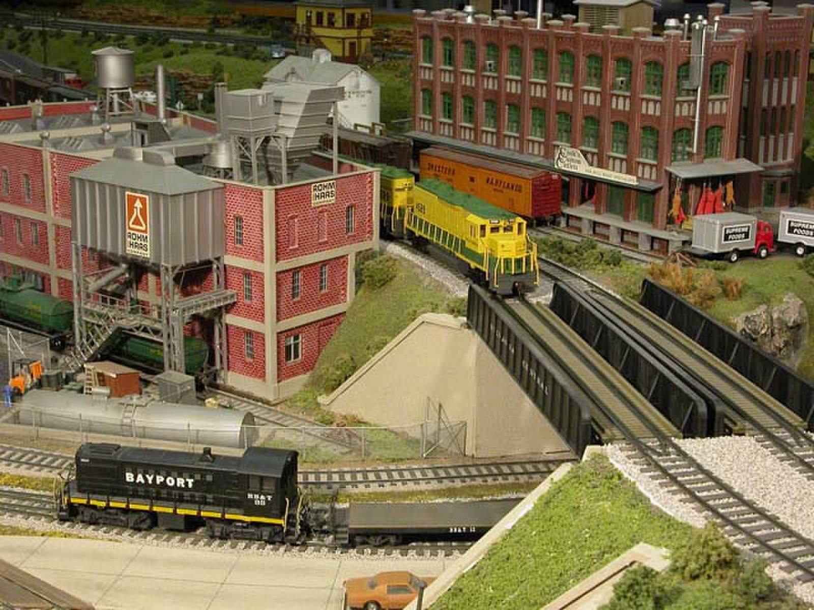 Mainline over Bayport'....jpg