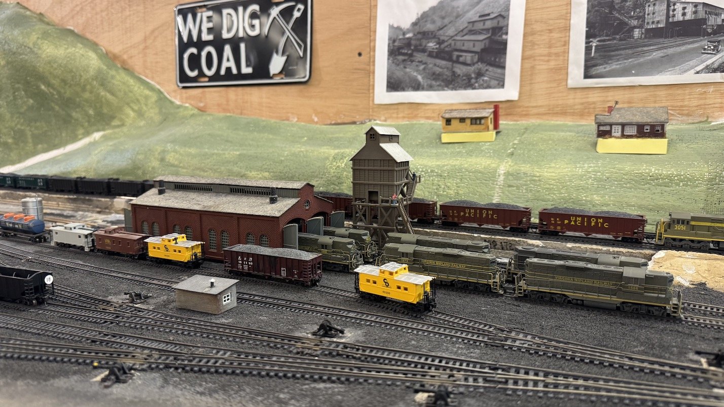 Mainline_6363.jpeg
