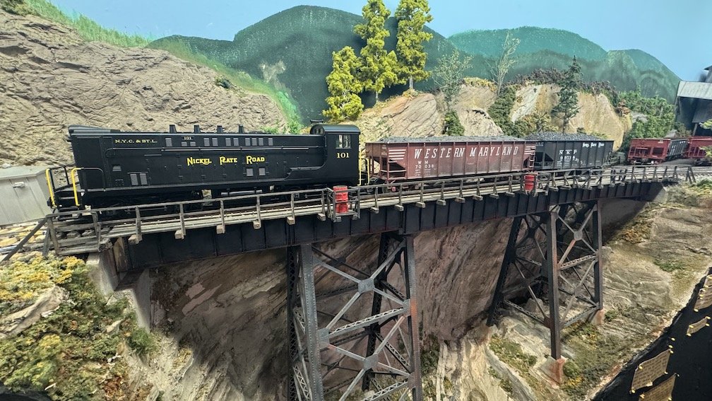 Mainline_6370.jpeg