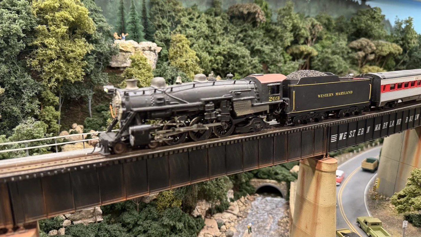 Mainline_6401.jpeg