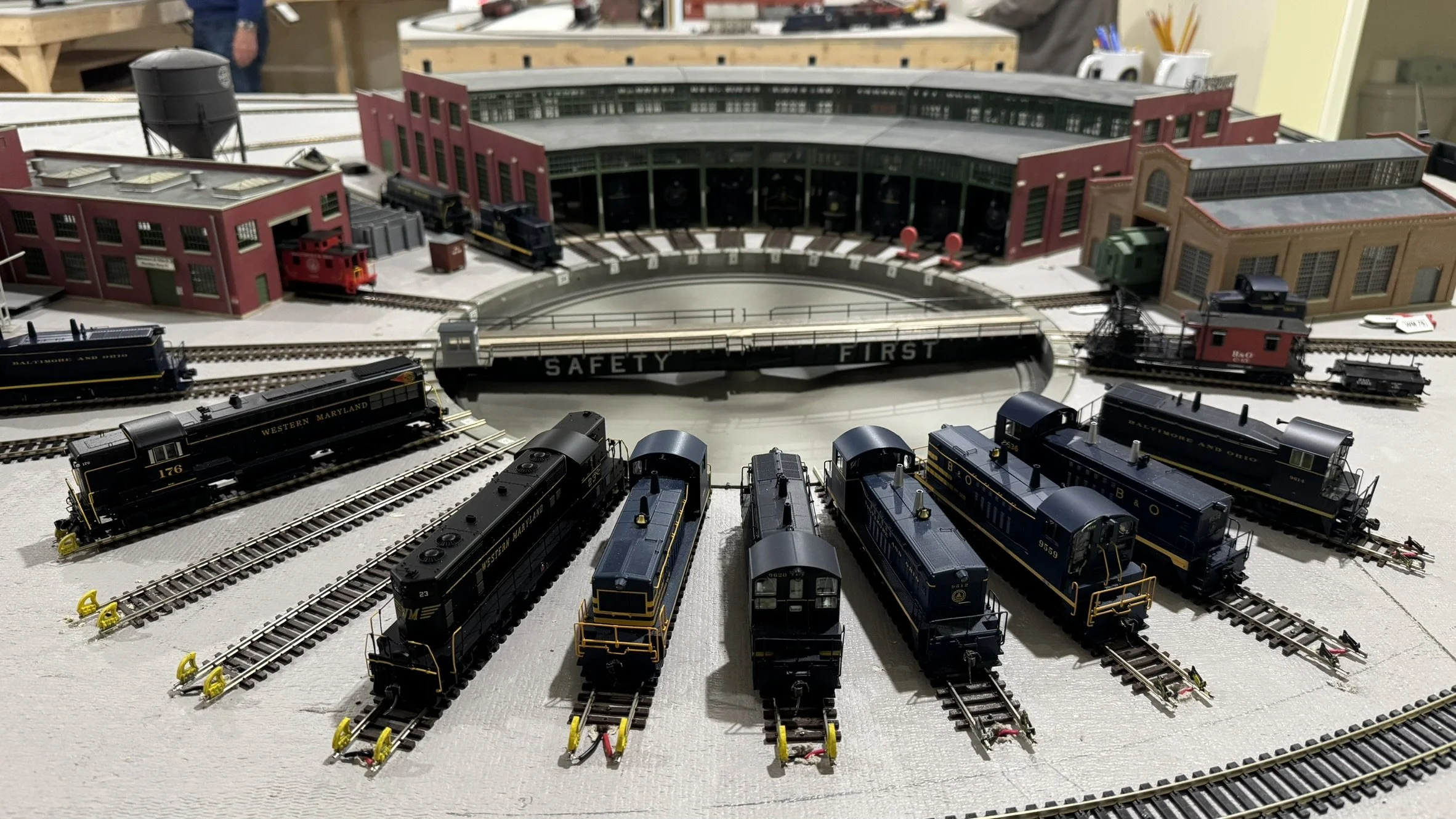B&O Railroad Turntable and Roundhouse