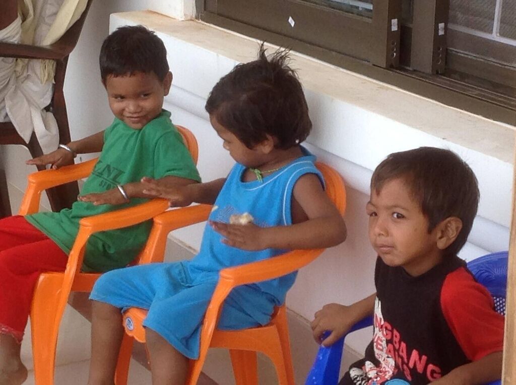 Children waiting on Clinic Day.jpeg