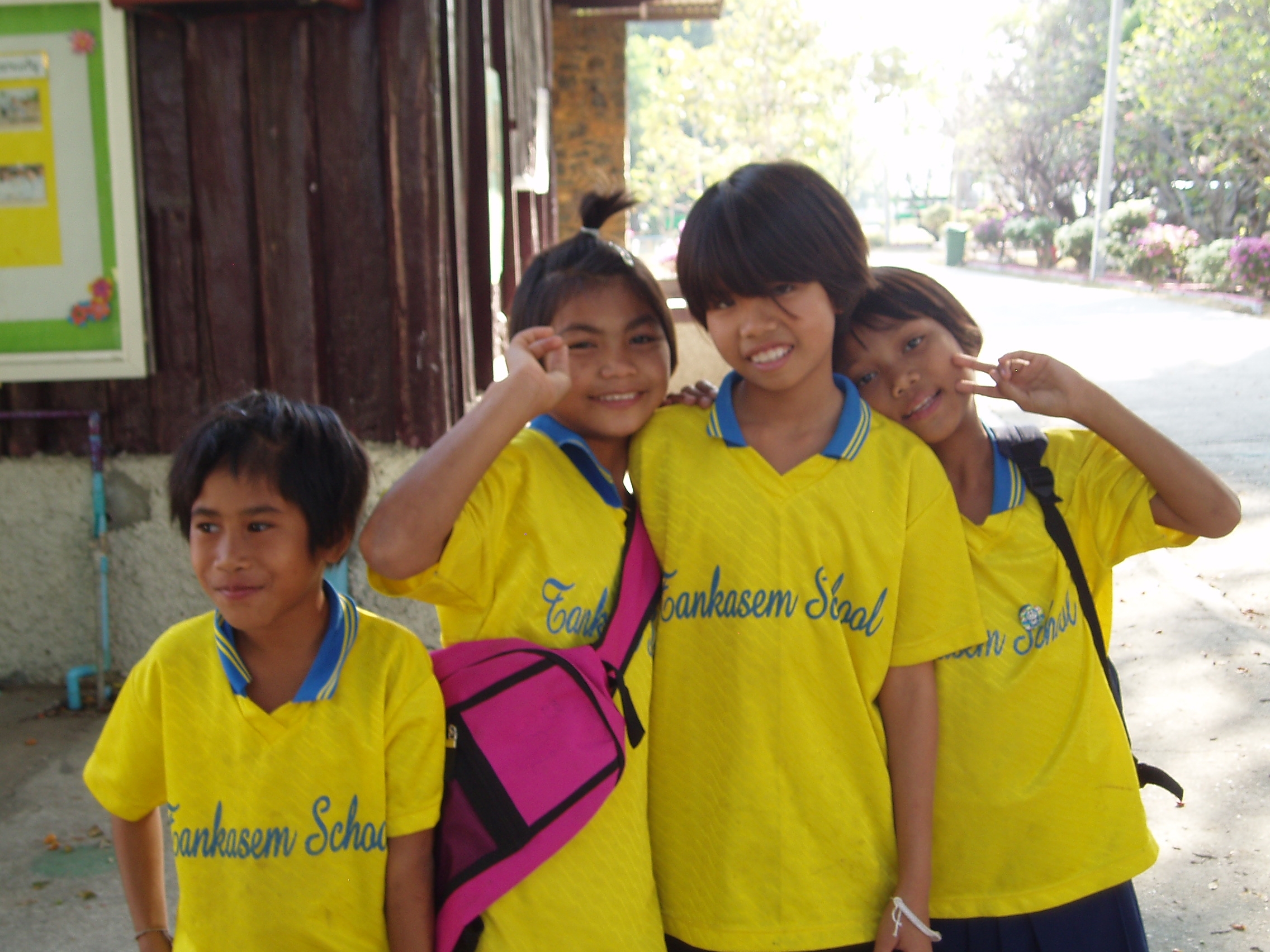 Saraburi yellow girls.JPG