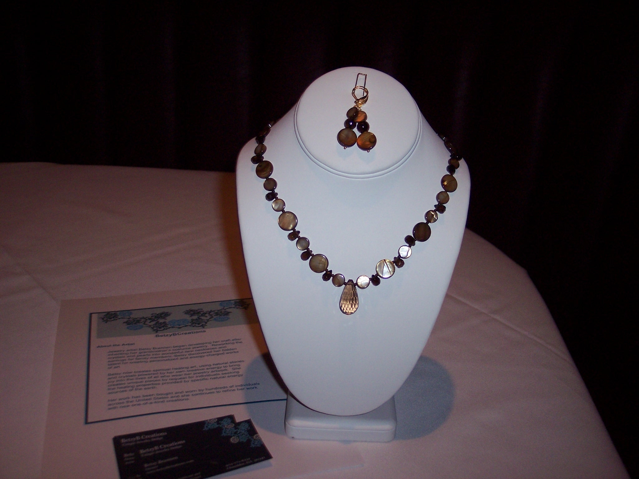 auction necklace 2008.JPG