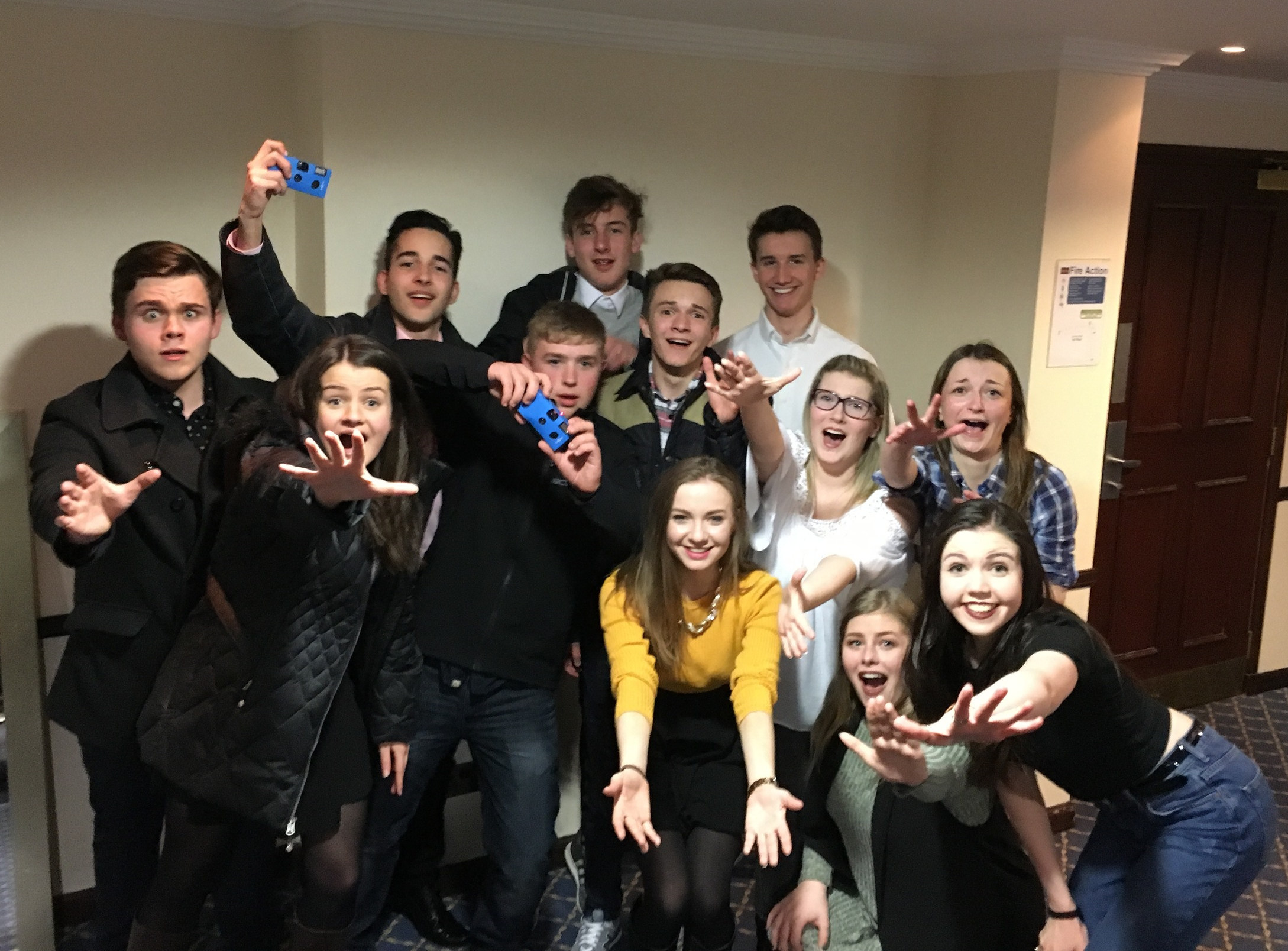 Phoenix Youth Theatre performers as screaming fans at JDRF Junior Diabetes Ball