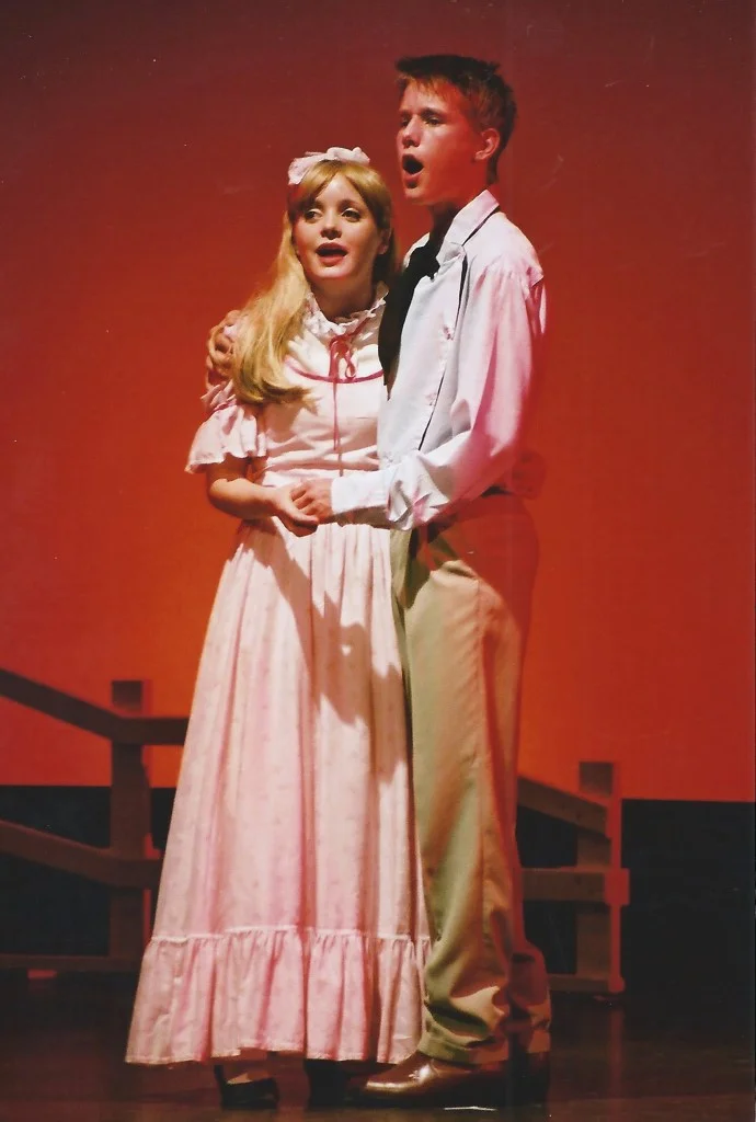 phoenix-youth-theatre-2003-oklahoma-romantic-duet-lovers.jpg