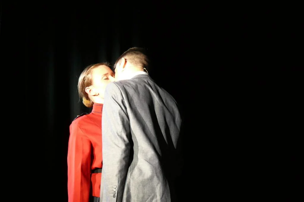 phoenix-youth-theatre-guys-and-dolls-2012-romantic-kiss.jpg
