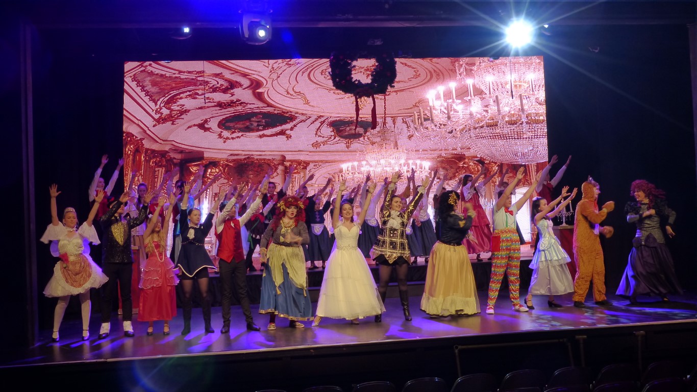 phoenix-youth-theatre-cinderella-2018-finale-curtain-call-chandelier.jpg