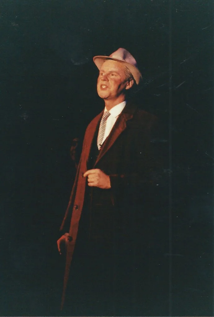 phoenix-theatre-annie-1991-oliver-warbucks-solo-spotlight.jpg