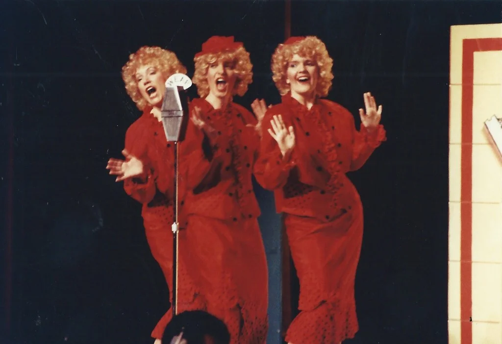 phoenix-theatre-annie-1991-boylan-sisters-radio-number.jpg