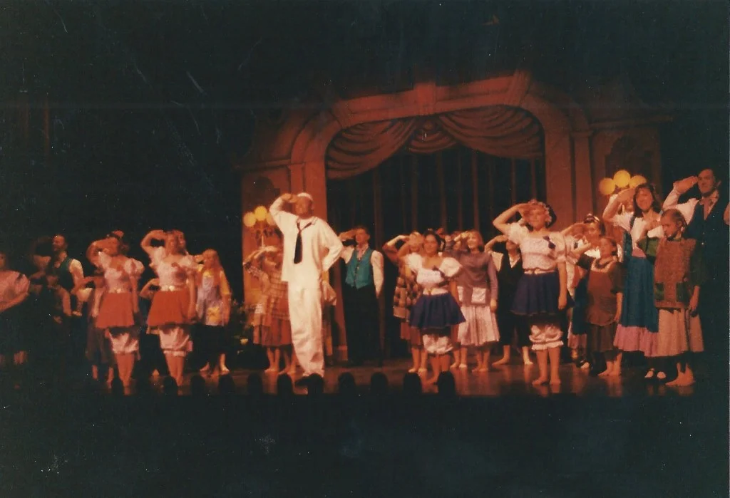 phoenix-theatre-1992-old-time-music-hall-salute-finale.jpg