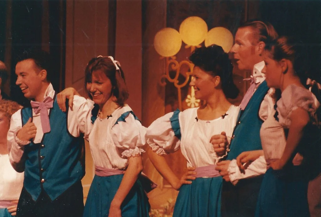 phoenix-theatre-1992-old-time-music-hall-chorus-smiling-closeup.jpg