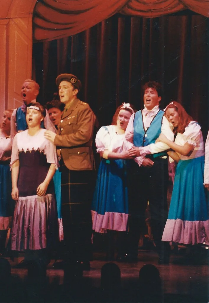 phoenix-theatre-1992-old-time-music-hall-soldier-and-chorus.jpg